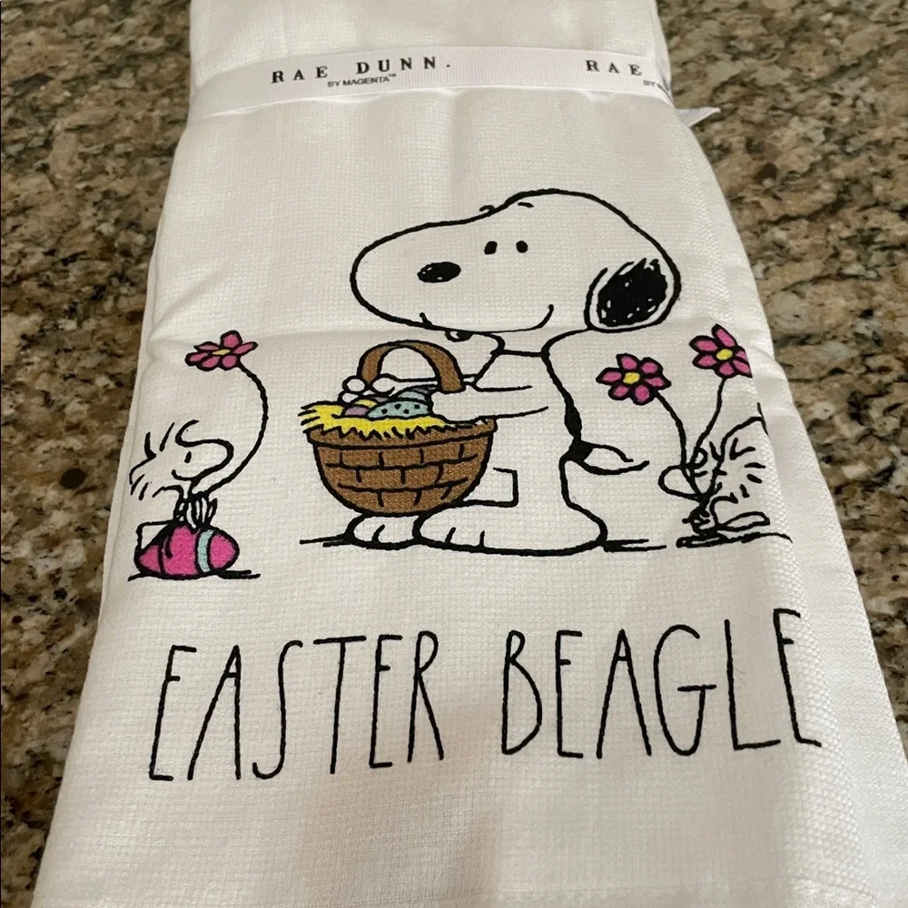 Peanuts x Rae Dunn Easter kitchen towels - Picture 3 of 3
